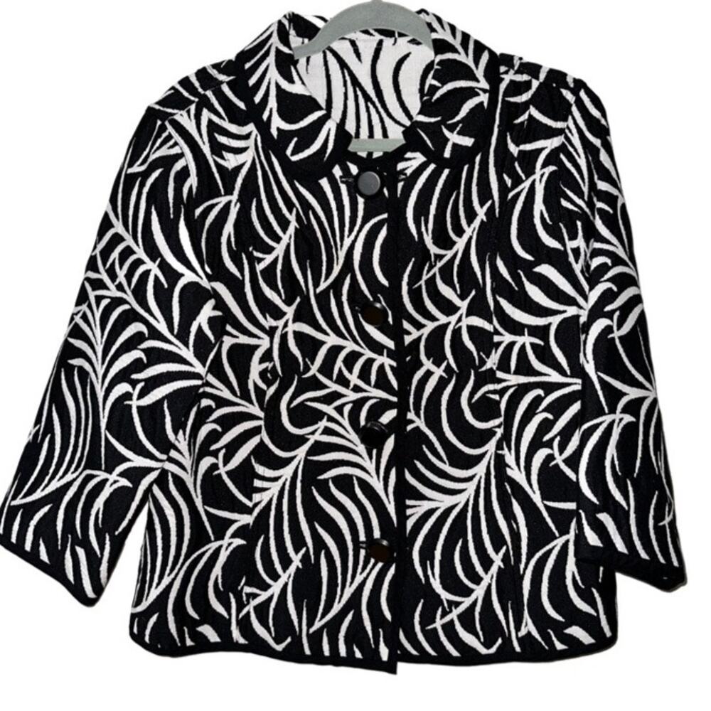 TRIMDIN Reversible Black & White Blazer
